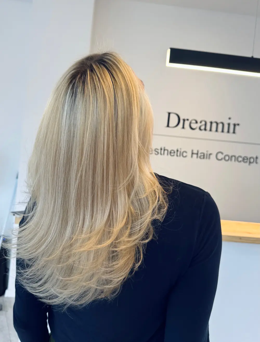 Langes blondes Haar mit Balayage im Friseursalon Dreamir in Potsdam